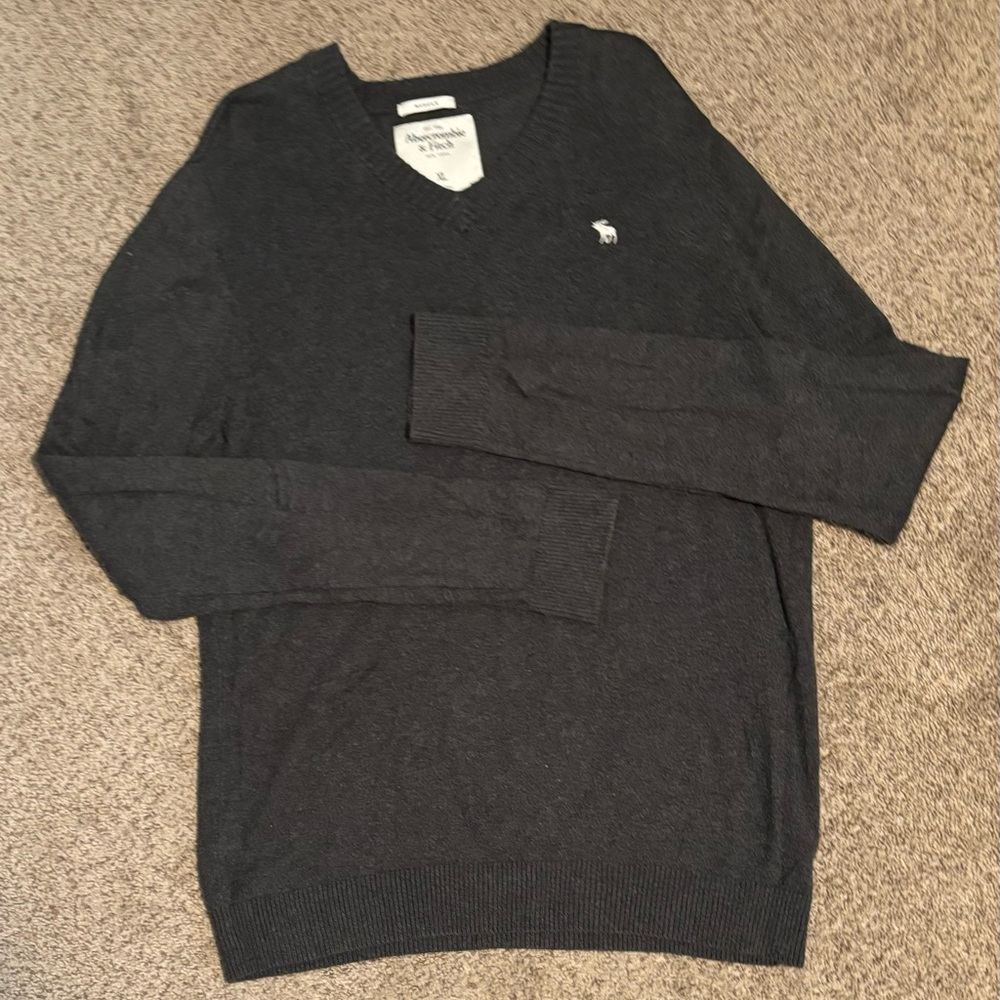 Abercrombie & Fitch Men's Charcoal Sweater